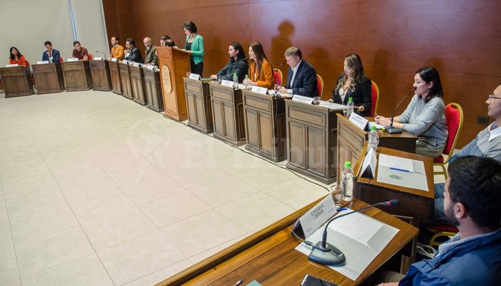 Todos los candidatos a intendente expusieron sus ideas. VIDEOS