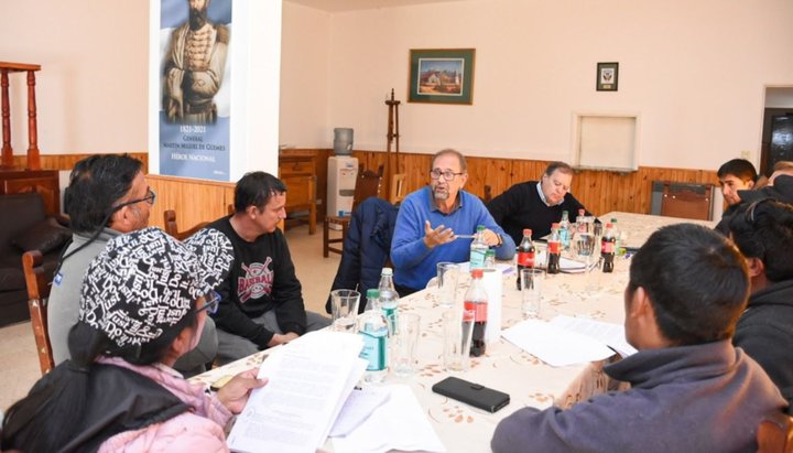 Asamblea de docentes autoconvocados a horas 11 en Campo Quijano
