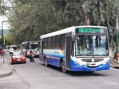 Con la intervención de la provincia, se dio marcha atrás con el paro de colectivos