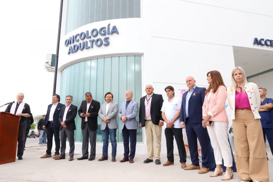 Sáenz puso en funcionamiento el nuevo sector de Oncología para Mujeres en el Hospital Público Materno Infantil. VIDEO