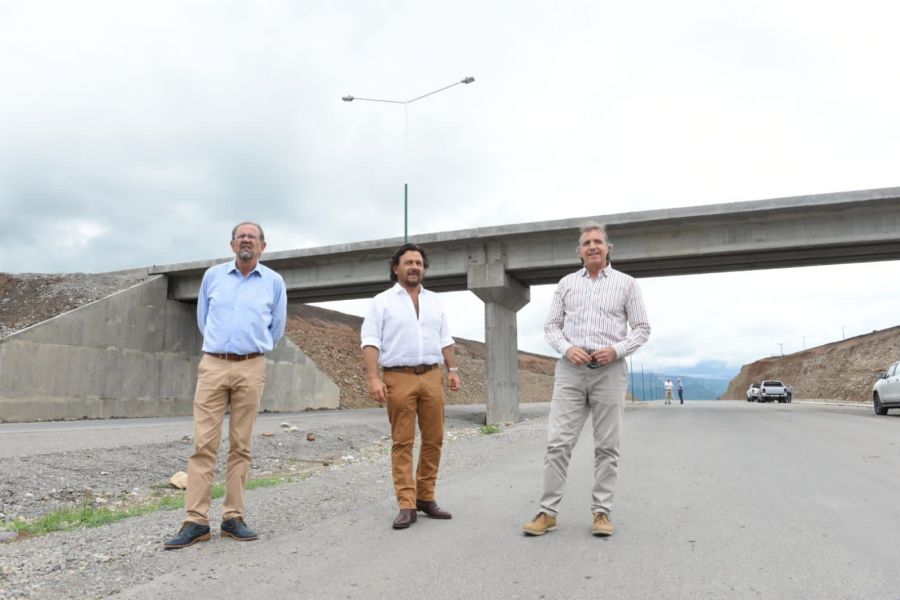 Circunvalación noroeste: El gobernador Sáenz supervisó la etapa final de la obra. VIDEO