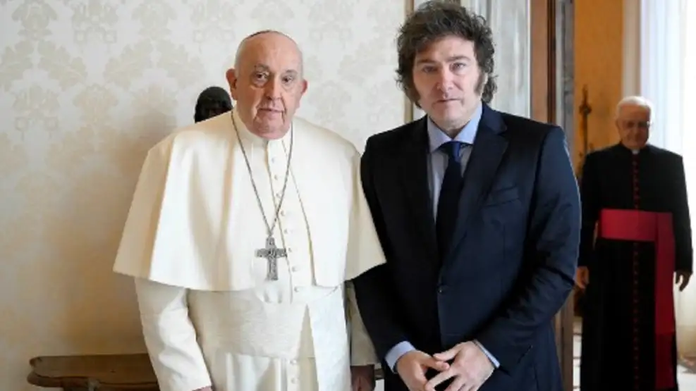 Encuesta: Milei sufre el desgaste de la gestión. Amplia imagen positiva del Papa Francisco