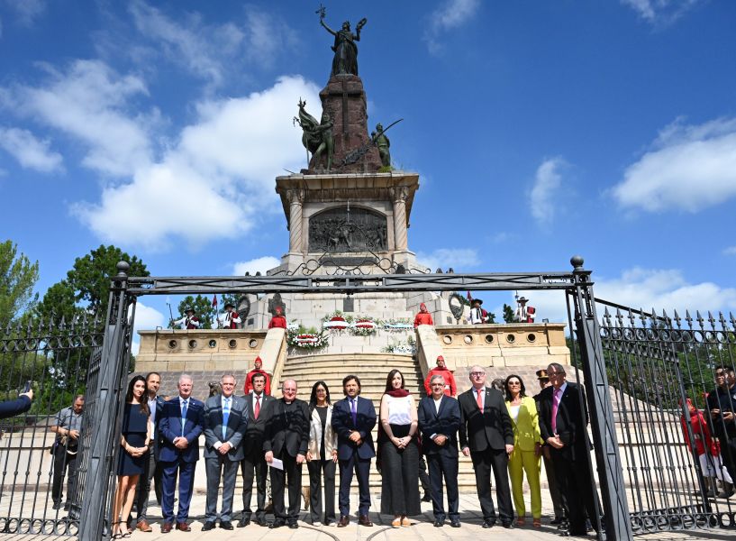 El gobernador Gustavo Sáenz presidió los actos por el 211° aniversario de la Batalla de Salta. VIDEO