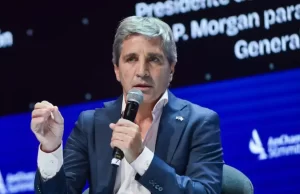 Con una fuerte baja del gasto, el Gobierno llegó al superávit fiscal por segundo mes consecutivo