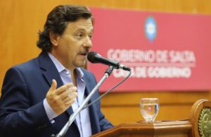 Sáenz solicitó a legisladores nacionales un proyecto para el cobro de servicios de salud a extranjeros similar a la ley salteña