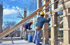 Motosierra demoledora: la venta de insumos para la construcción se derrumbó 40% en marzo