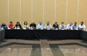 Reunión del Gobierno y los gremios del sector estatal