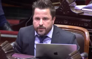 El bloque de la UCR quiere que se reincorpore el capítulo tabacalero a la Ley Bases apoyando el planteo de Gustavo Sáenz