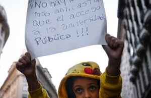 La primera bala que entró de lleno y el miedo del Gobierno – Por: Jorge Lanata