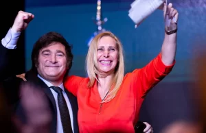 Hermanos en acción: Mientras Javier ajusta, Karina concentra poder – Por: Daniel Salmoral