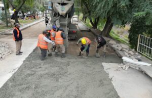 Colocaron nuevo hormigón en Avda. Yrigoyen al 1.700. VIDEO/FOTOS