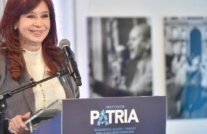 Cristina sube el tono de su embestida contra Milei: “dice tonterías y tiene muchos prejuicios”