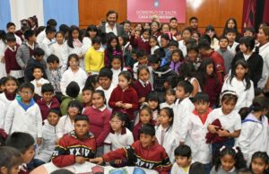 Sáenz entregó más de 250 mil manuales escolares: “La educación y salud pública son dos valores irrenunciables”