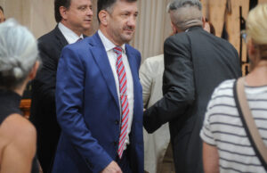 “La consigna era que explote todo”, reveló el senador peronista apuntado por Alberto Fernández y Cristina Kirchner tras su apoyo a la Ley Bases