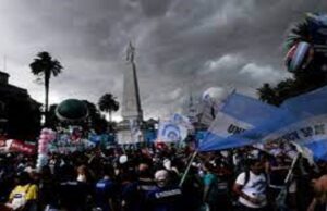 Según la UBA, la ideología política es la principal causa de discriminación en Argentina
