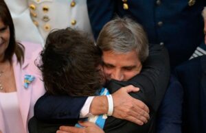 Nueva encuesta con buenas noticias para Javier Milei y Luis Caputo