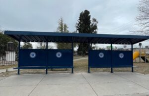 El municipio repara y acondiciona paradores de colectivos. FOTOS