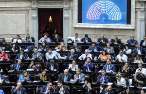 Ley Bases: el oficialismo negocia un dictamen unificado y quiere una sesión exprés en Diputados