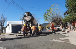 La Municipalidad continúa hormigonando diversas calles de la ciudad. VIDEO/FOTOS