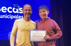 Se entregaron más de 500 becas municipales a estudiantes de la ciudad. VIDEO/FOTOS