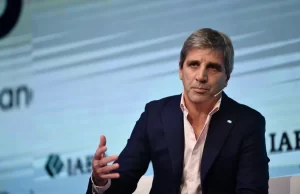 Luis Caputo: «La inflación de mayo será menor a 5% y si se aprueba la Ley Bases bajamos el Impuesto País»