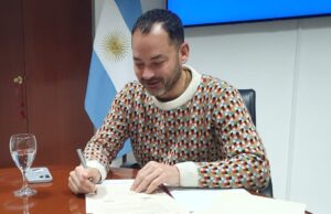 El municipio firmó un convenio con Óptica Total en beneficio de vecinos y empleados. VIDEO/FOTOS