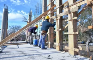 La industria cayó 14,8% en mayo y la construcción se desplomó 32,6%