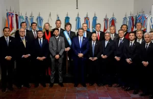 Milei firmó el Pacto de Mayo con 19 gobernadores y habló de un cambio de época