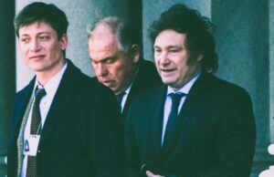 Análisis «7 PM»: no hay plata para nadie, pero para Santiago Caputo habrá miles de millones…