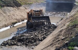 Ejecutan tareas de limpieza en el canal Huaico de zona norte. VIDEO/FOTOS