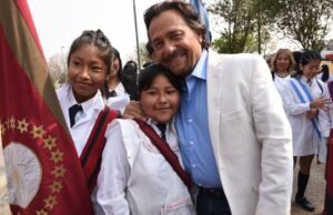 “Ser maestro es una elección de vida”: el Gobernador los felicitó y acompañó en su día