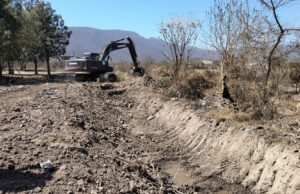 Comenzó el acondicionamiento del canal pluvial 115 en zona sudeste. VIDEO/FOTOS