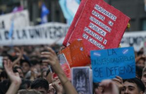 Milei enfrenta una nueva marcha universitaria: «no habrá un mango más», dijo