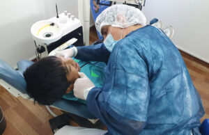 El Móvil Odontológico atiende en la entrada del CCM