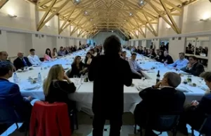 Milei en el asado a sus «héroes» que apoyaron el veto les pidió mantener la unidad para defender el rumbo del Gobierno
