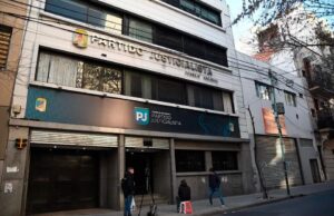 Quintela presentó su lista y competirá con Cristina por la presidencia del PJ