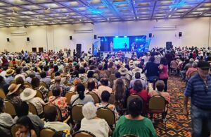 El intendente Emiliano Durand celebró los talentos de los adultos mayores. VIDEO/FOTOS