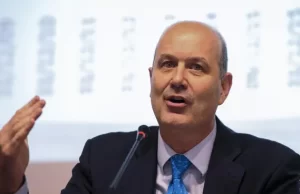 El Gobierno intimará a 10 mil empleados públicos para que inicien los trámites jubilatorios