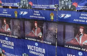 Aparecieron afiches de “Victoria Conducción” alrededor del Congreso, pero Villarruel los desconoce
