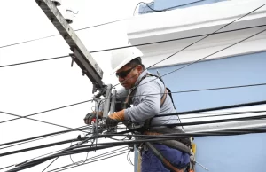 Se retiraron 35 mil metros de cables en desuso desde el inicio de la gestión. VIDEO/FOTOS