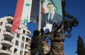 Cayó el régimen de Al Assad en Siria: hubo festejos en las calles y saquearon el palacio presidencial y la embajada de Irán