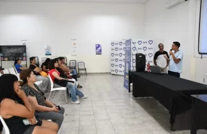 La Municipalidad capacitó a vecinos sobre pirotecnia cero y cuidado de animales. VIDEO/FOTOS