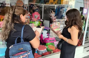 La Municipalidad intensifica los controles en jugueterías por el Día de los Reyes Magos. VIDEO/FOTOS