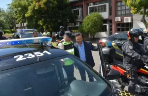 Mayor inversión en seguridad: Sáenz entregó nuevos móviles destinados a reforzar el servicio en toda la provincia. VIDEO/FOTOS