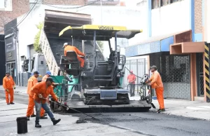 Verano en Obra: colocaron el nuevo pavimento en la calle Ituzaingó. VIDEO/FOTOS