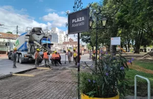 Avanza la reconstrucción de las caminerías de la plaza Alvarado