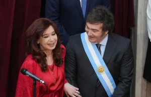 Cristina duerme sin frazada y Milei en Davos trató de encontrar una metáfora y la arruinó – Por: Ricardo Roa