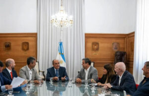 El Gobierno recibió a los bloques dialoguistas por extraordinarias, pero todavía no hay acuerdo por las PASO