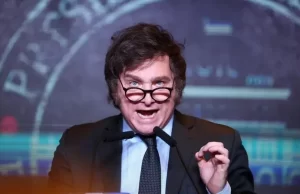 Qué es «woke», la palabra que tanto usa Javier Milei