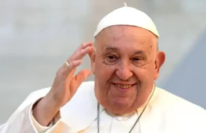 Felipe Medina (Lic. Ciencias Religiosas): » No se puede separar al Francisco Papa, del jefe de Gobierno del Vaticano»